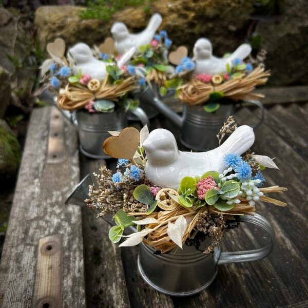 Madárka dekor fém kannával